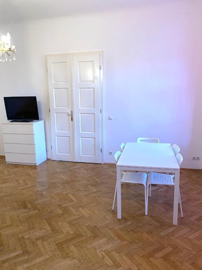 Apartment Opera Wenen Buitenkant foto